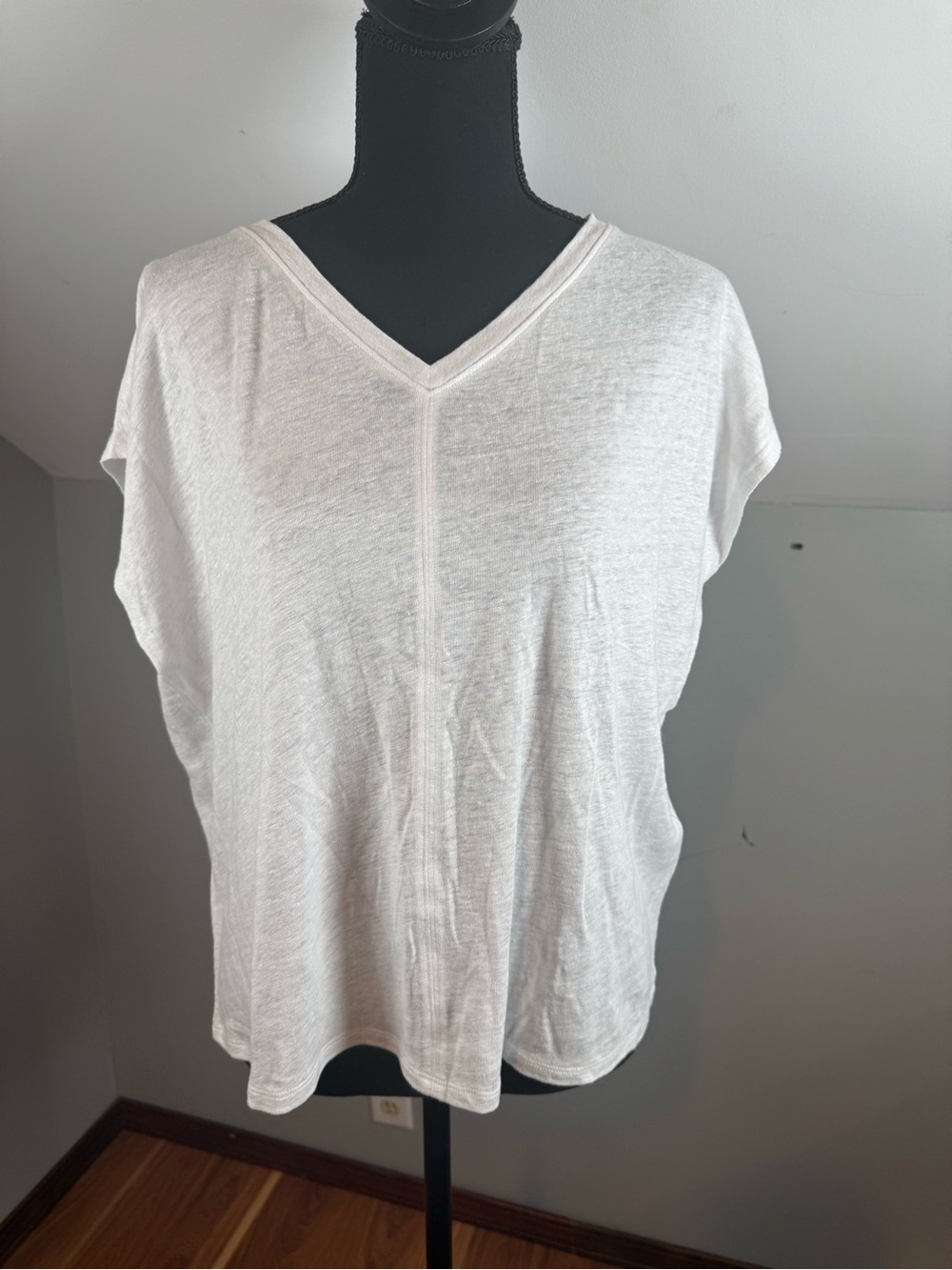 Eileen Fisher 100% Organic Linen White V-Neck Boxy Fit Tee